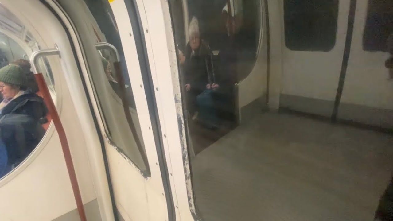 Journey on the Bakerloo Line 1972 Tube Stock from Paddington to Oxford Circus