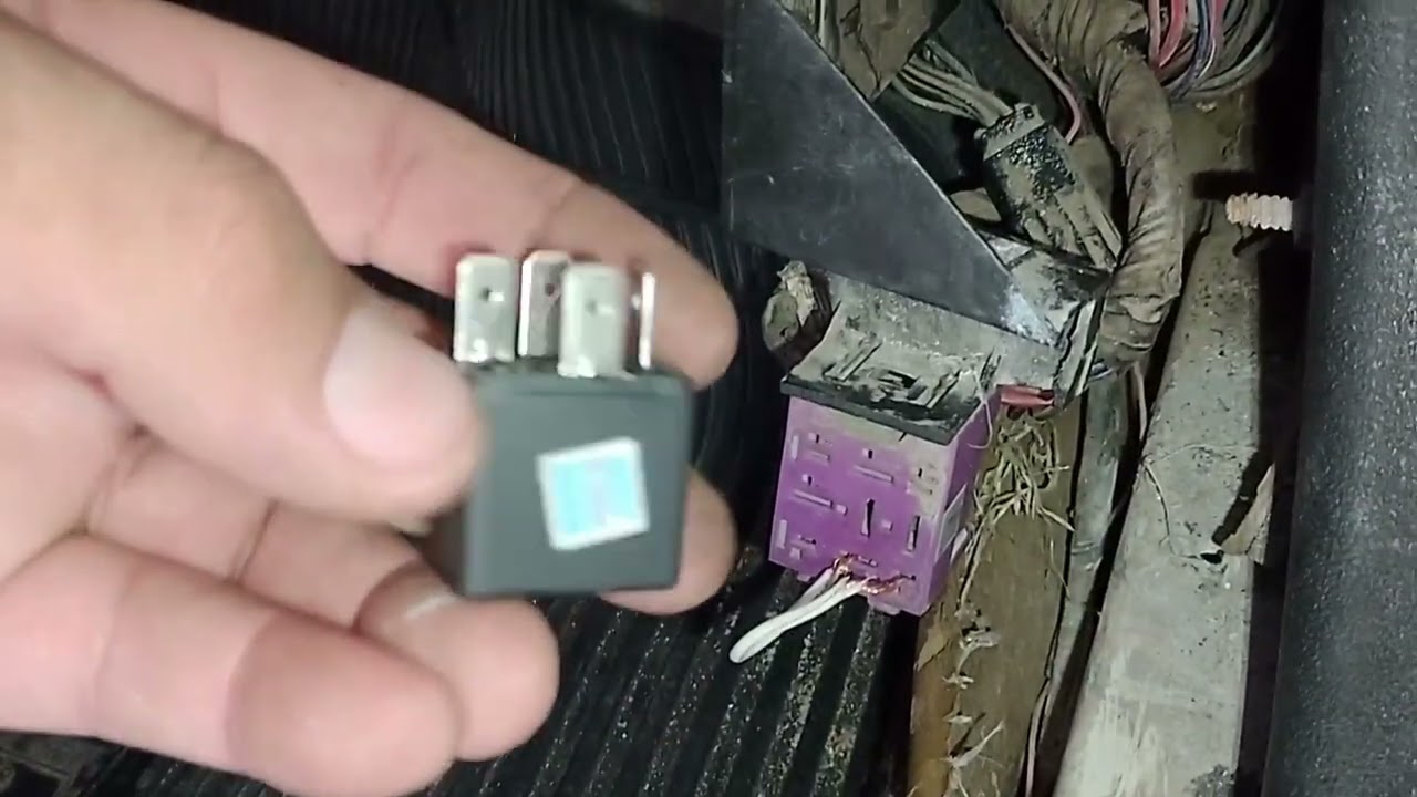 CELTA NÃO CHEGA CORRENTE ELETRICA NA BOMBA, HORA PEGA HORA NÃO PEGA 