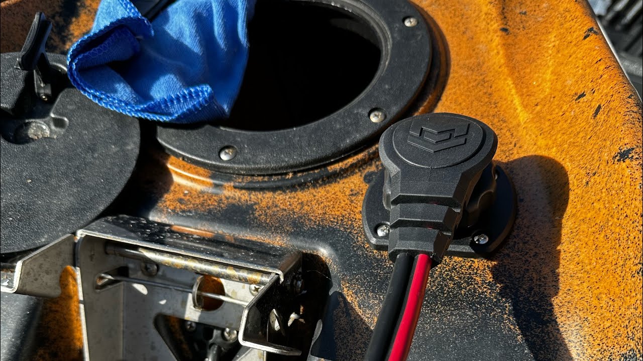 Minn Kota MKR-26 plug install on Old Town Auto Pilot 136 Kayak. Plug upgrade