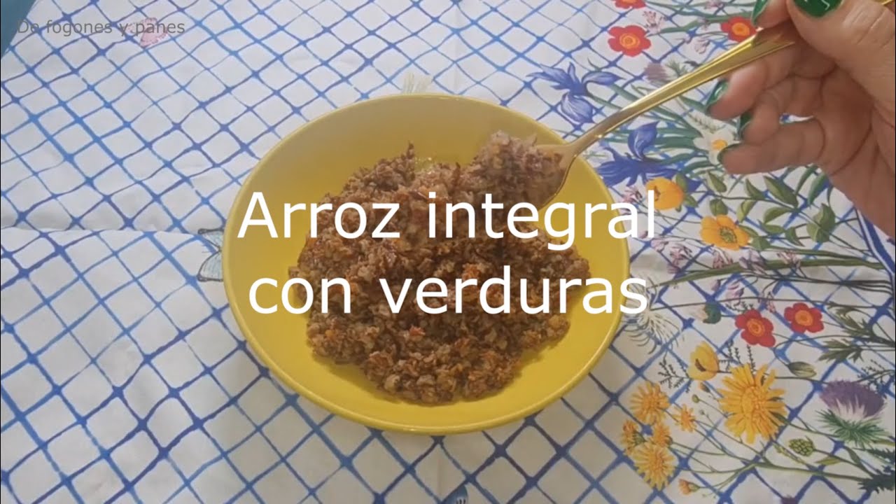 Arroz integral con verduras, un san&iacute;simo plato vegetal lleno de sabor