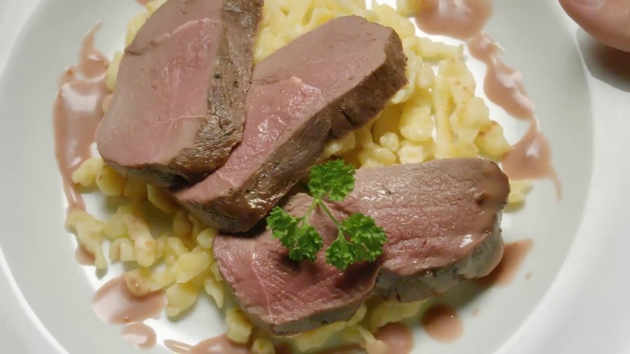 Rehn&uuml;sschen mit Feigensauce und Sp&auml;tzli - Rezepte von David Geisser