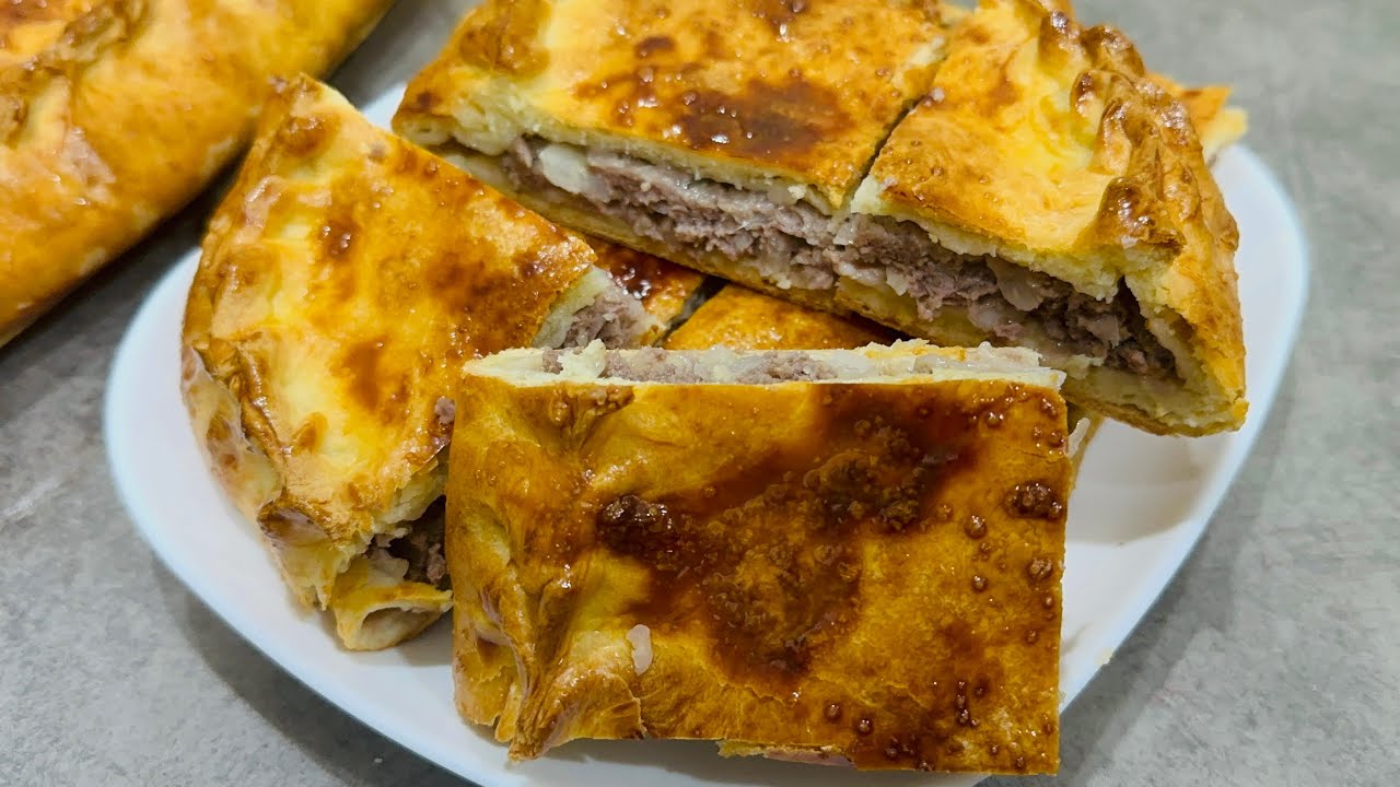 Пирог с капустой и фаршем без дрожжевой / Как приготовить сочный пирог с капустой и фаршем