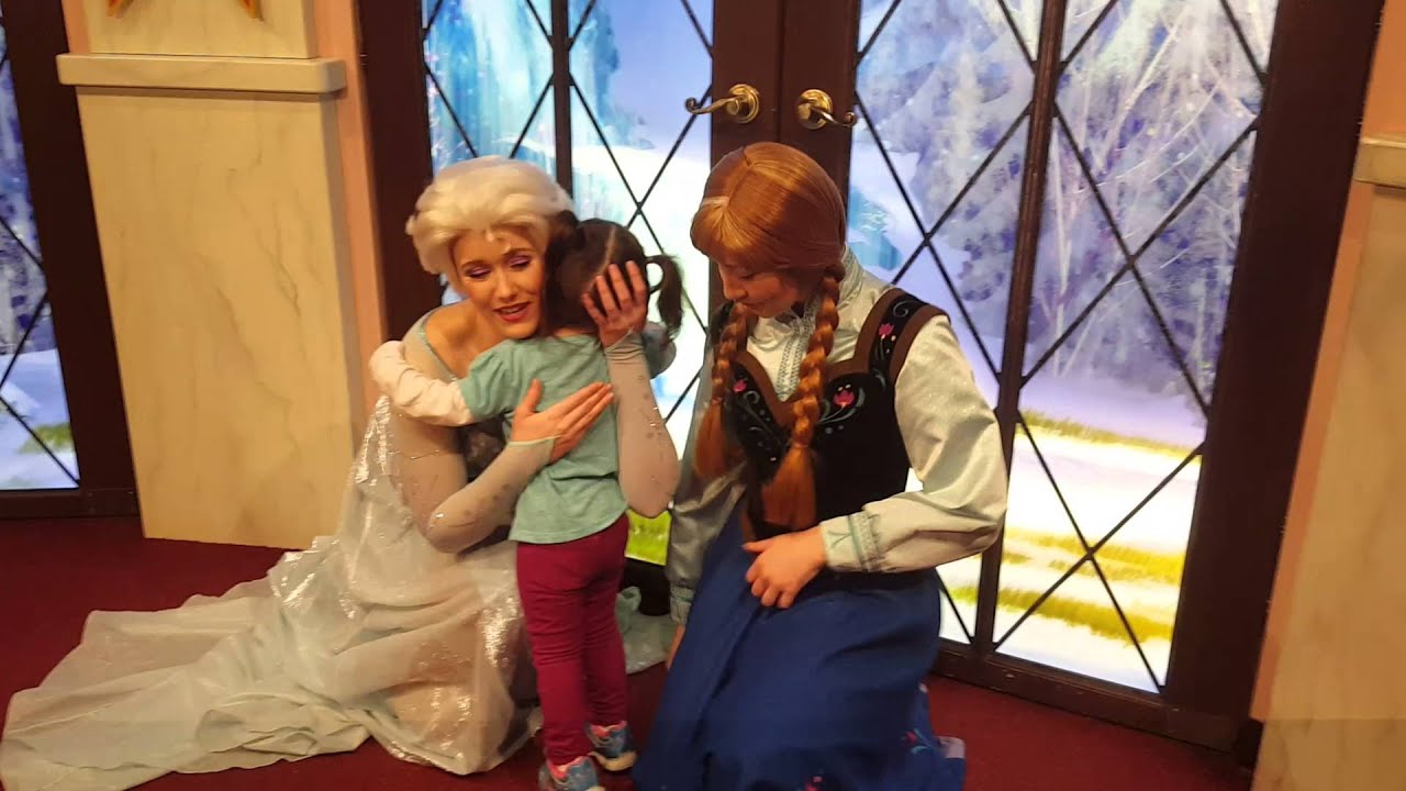 Luna and Nova meeting Anna and Elsa