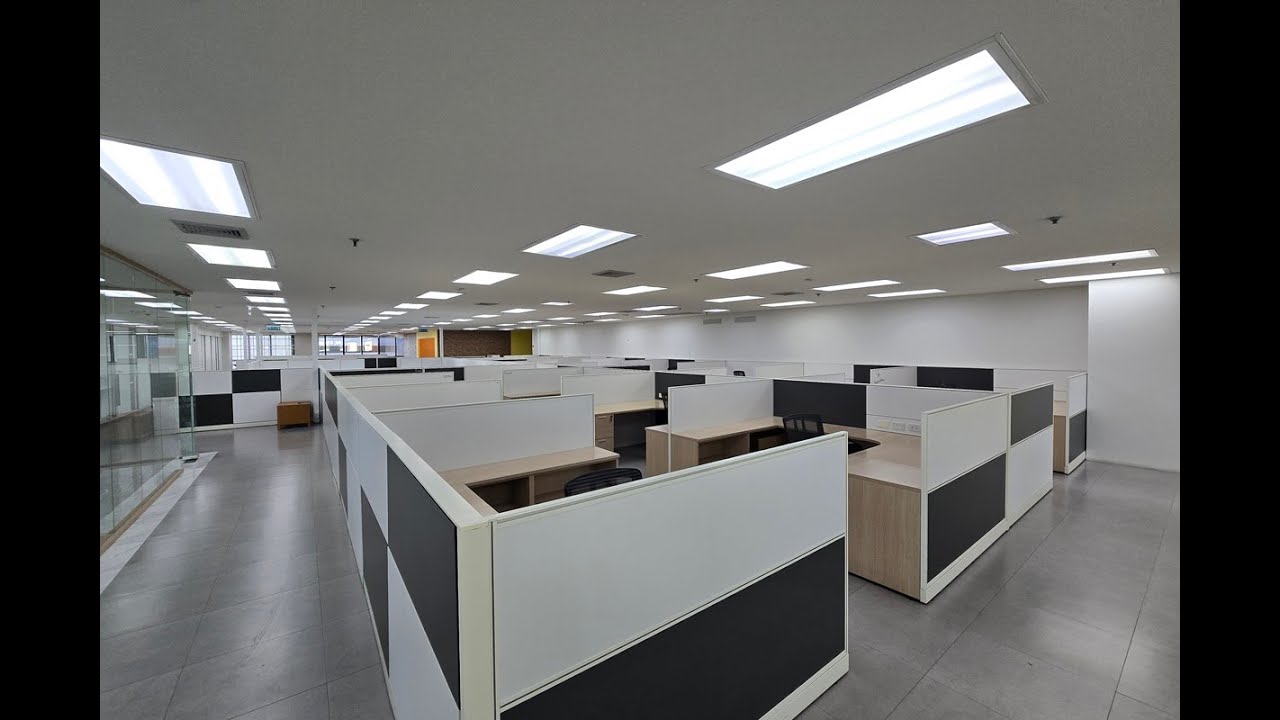 Large Furnished office space for rent in Asoke - 672.25 sqm