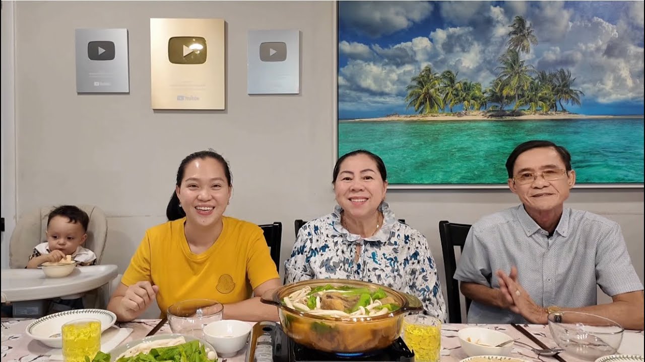 Vlog 3010 ll LẦN ĐẦU MẸ NẤU LẨU BÒ- DONALD ĂN CÙNG GIA ĐÌNH