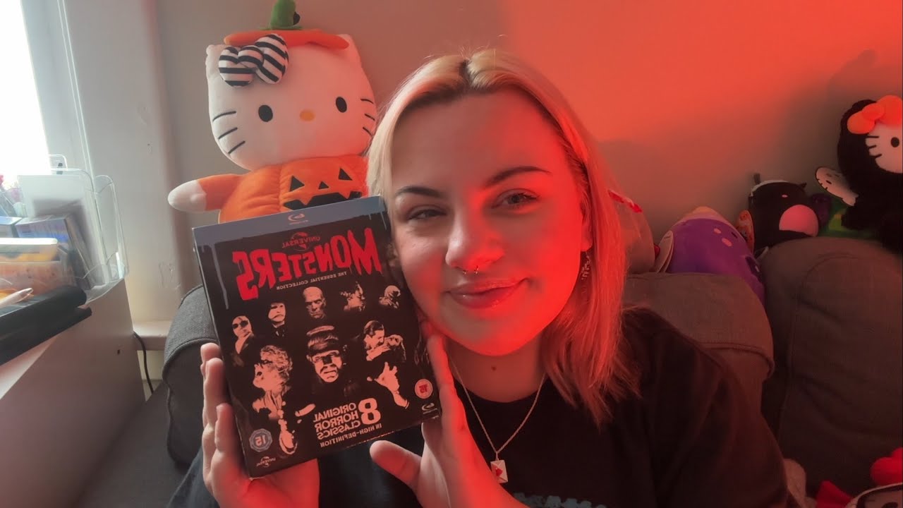 spooky asmr ₊˚🕯️♱‧₊˚. tapping on movies to watch this fall! 