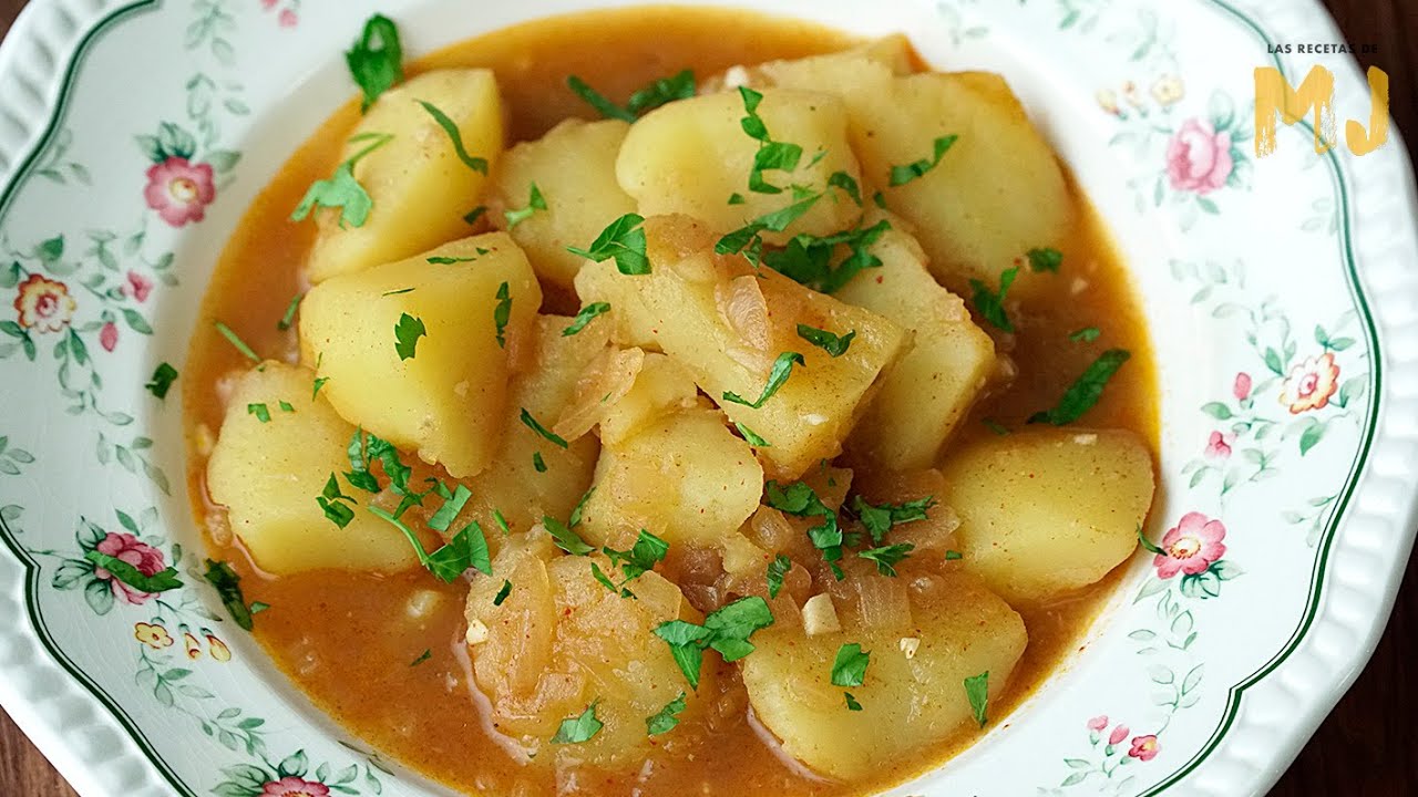 Patatas viudas o papas en caldo: receta tradicional