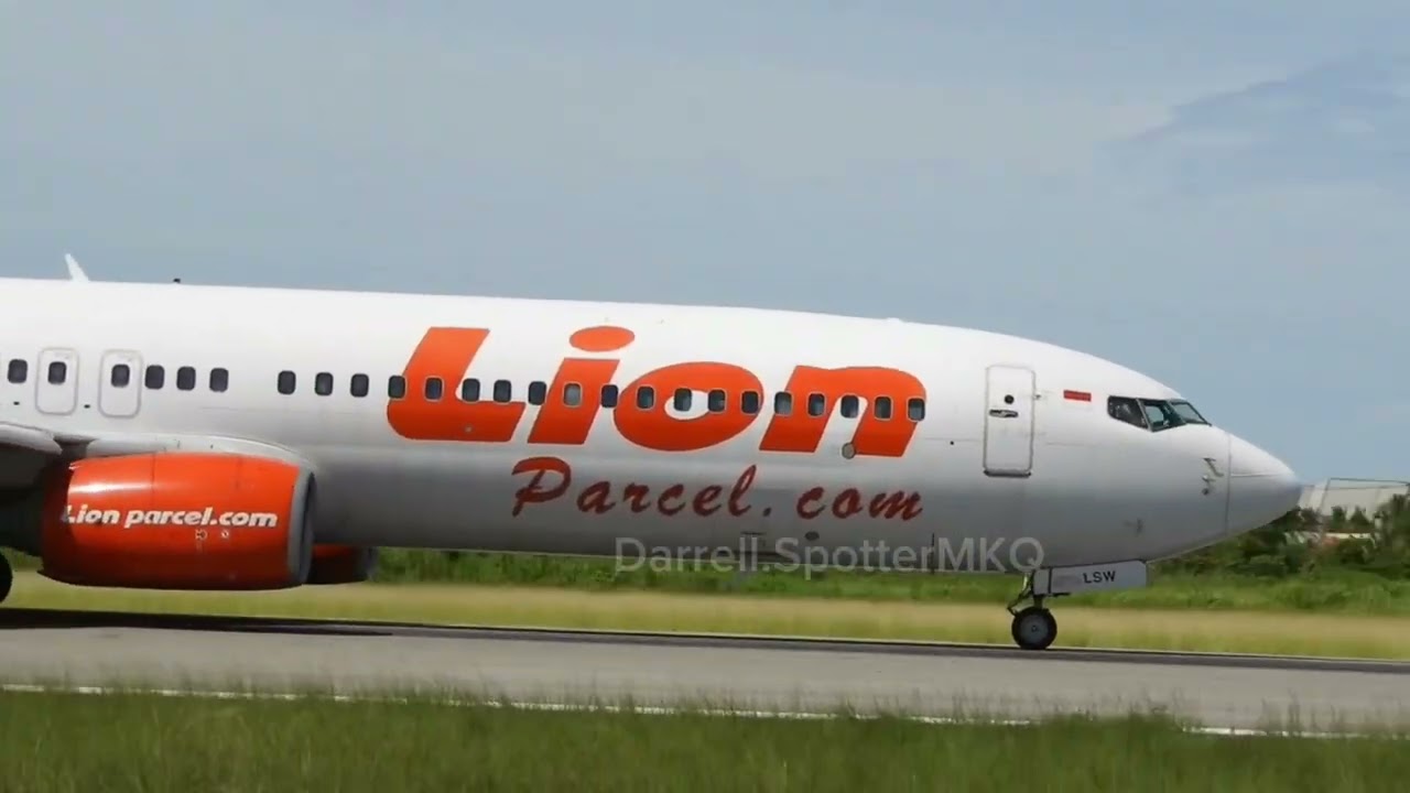 Seru Nya Nonton pesawat terbang di merauke! 🛩️📸 :Lion air | PK-LSW | JT797 | MKQ-DJJ✈️