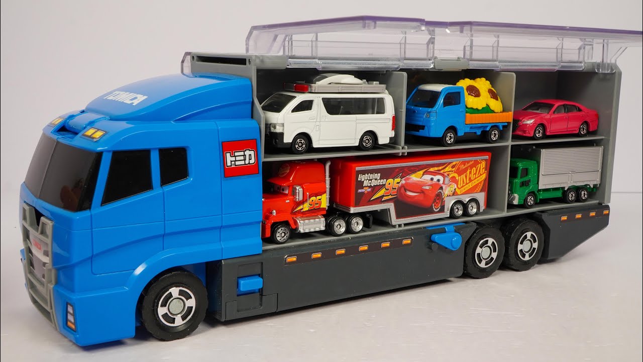 はたらくくるまのトミカのミニカーを開封してコンボイへ収納します☆Work car's Tomica miniature cars are opened and stored in the convoy