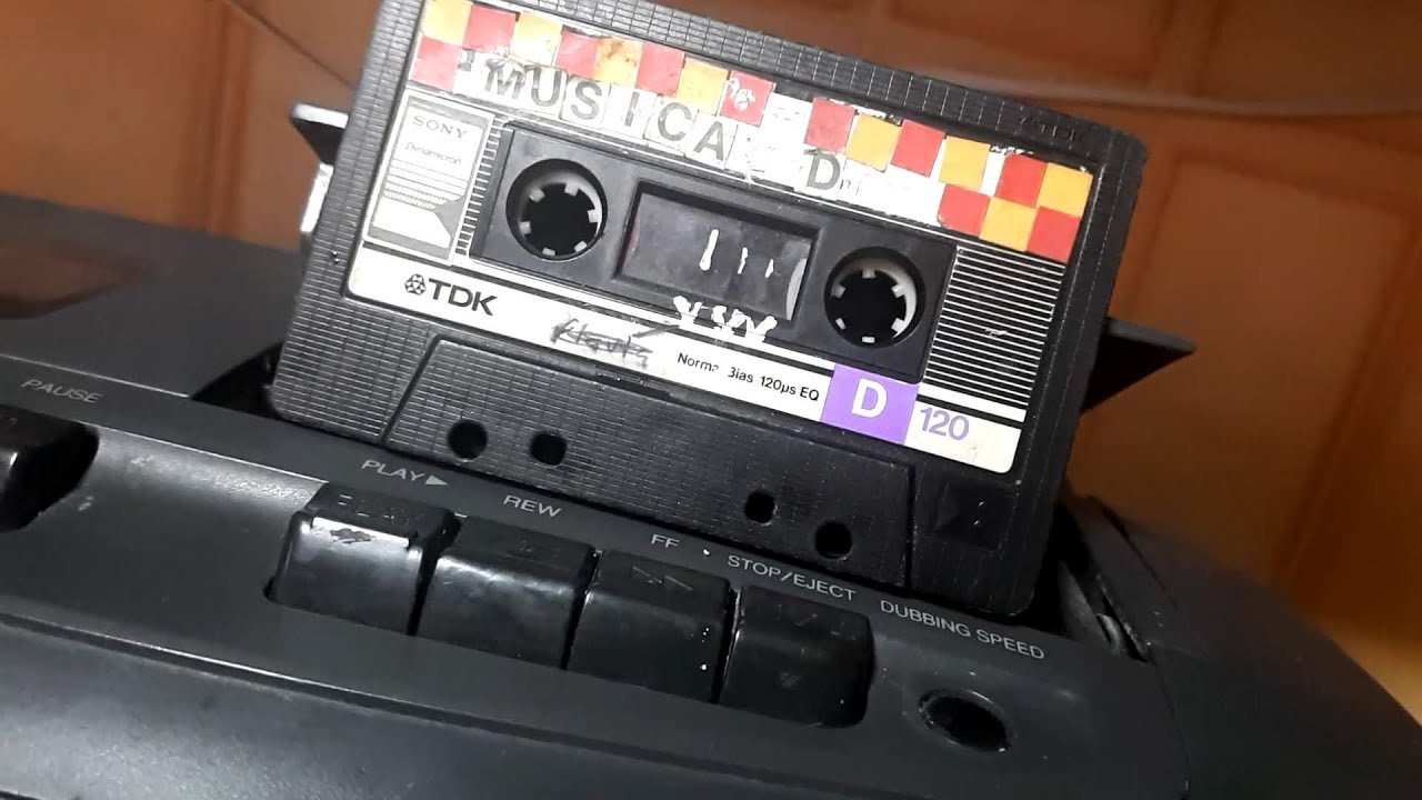 Radioactiva, circa 1989. Voz de Alejandro Villalobos. Colombia.