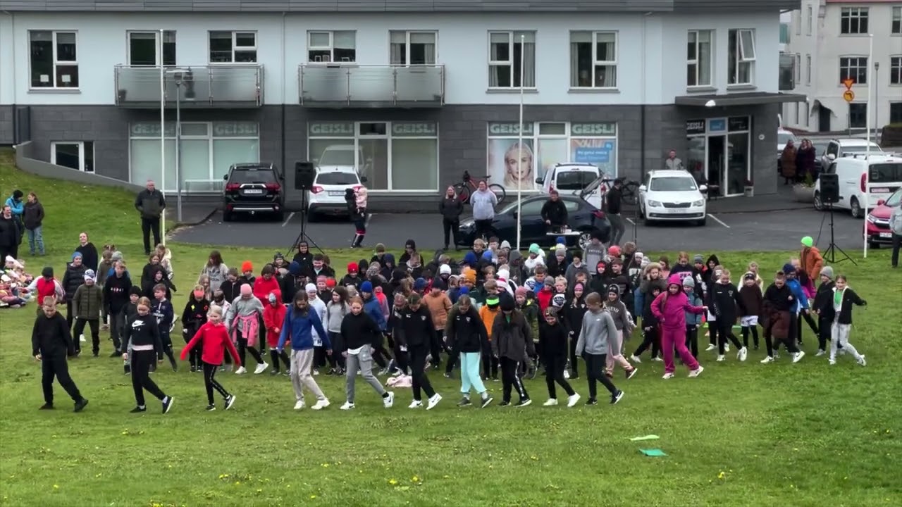 GRV nemendur dansa á Stakkó