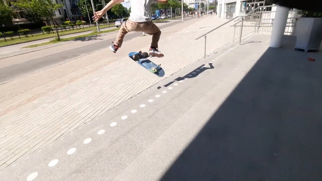 Kickflip a 5 stair and a big gap in Actionpark, Gothenburg