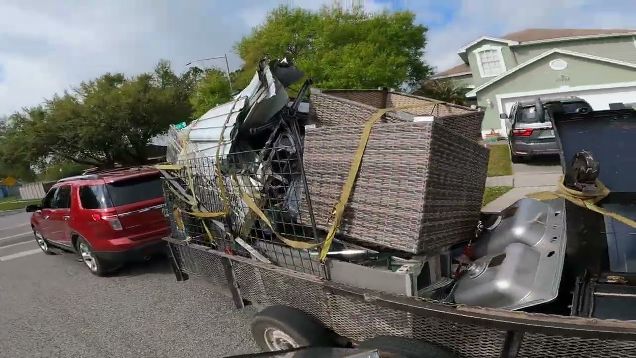 Выбросили ли они сегодня какие-нибудь вкусности?