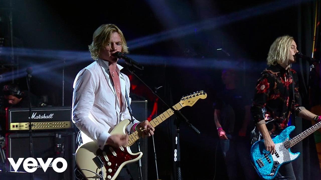 R5 - Smile (Vevo Presents: FunPopFun Festival)