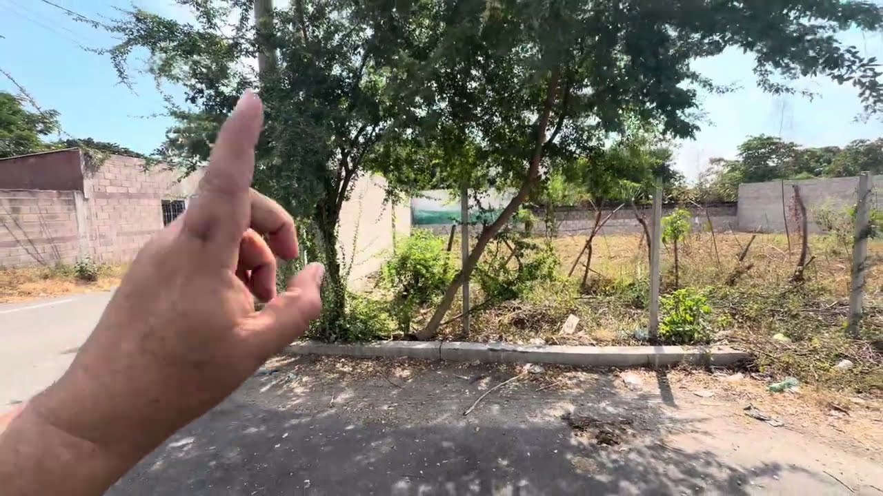 Se venden 2 lotes comerciales a 5 minutos de El Aeropuerto 