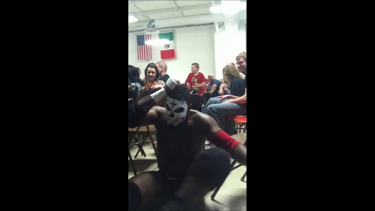 Mojo McQueen gets angry after slammed by Mason Beck