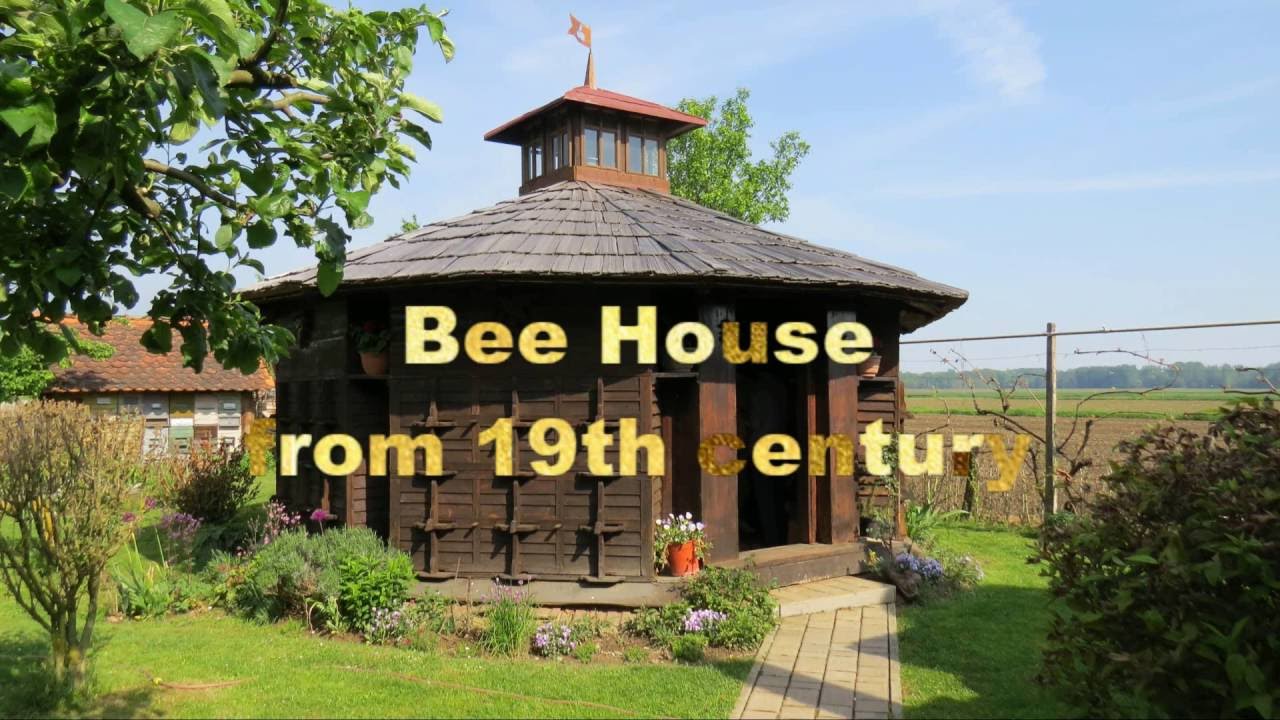 Bee House from 19th century in Slovenia, Čebelarski muzej, čebelarstvo Tigeli