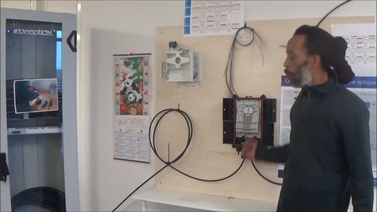Gérard Bunet, formateur en fibre optique à l'E2C77