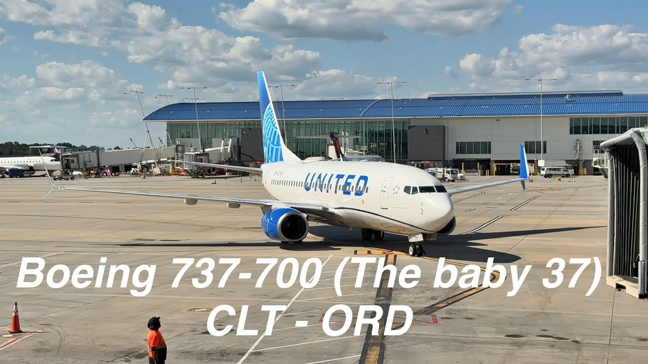 (4K) Trip Report United 737-700 First Class (CLT-ORD)