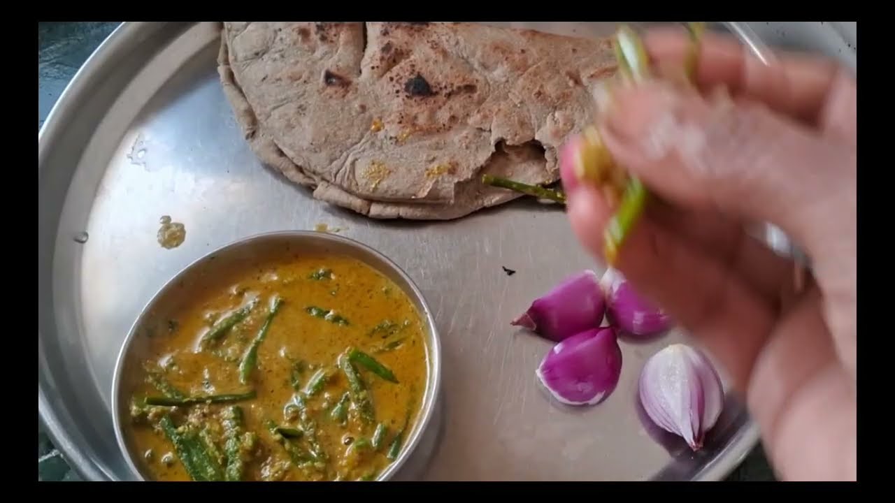 झटपट बाजरी भाकरी कमी साहित्यात स्वादिष्ट शेंगाची भाजी😋🍛