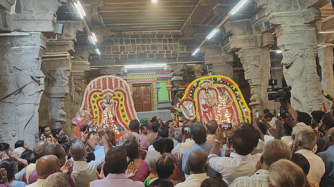 Kumbeswarar and mangalambika rishaba vahanam 