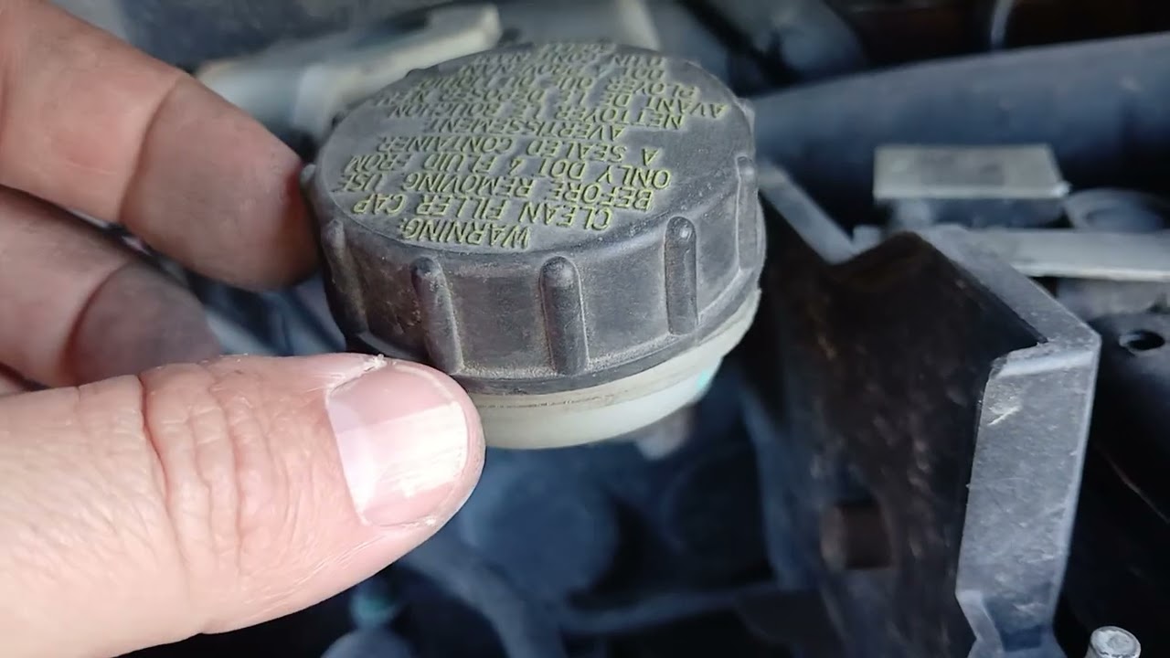 Как долить тормозную жидкость в Ford Focus (2012–2018)