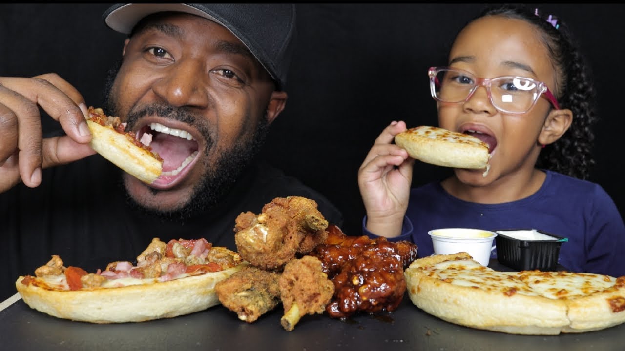 EATING PIZZA HUT WITH MY DAUGHTER. MUKBANG (NO TALKING) TCASMR