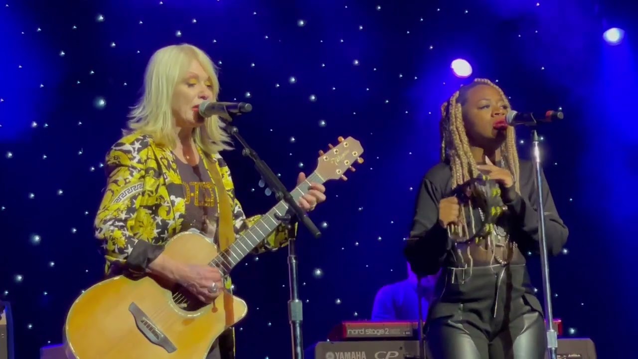 Nancy Wilson’s Heart – “Comfortably Numb” – Northern Lights Theater, Milwaukee, WI – 10/21/22
