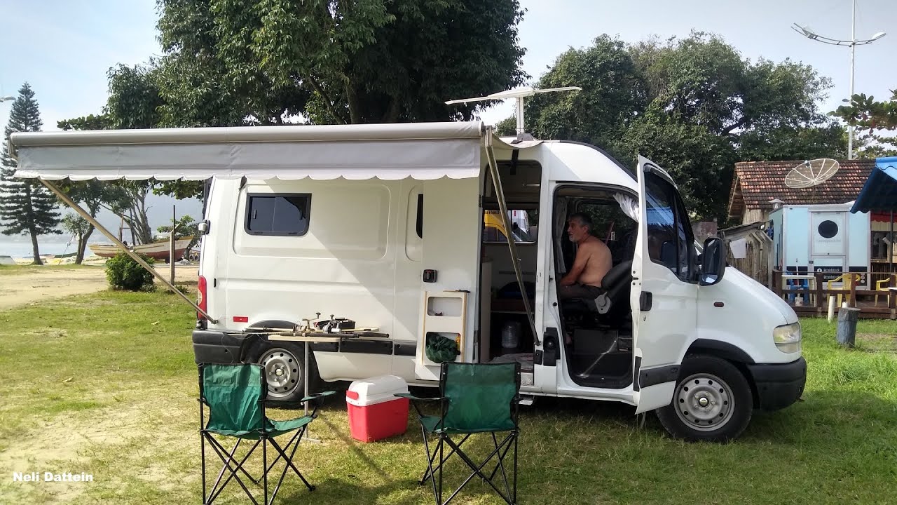 Motorhome Renault Master, 2006, Montagem Artesanal, Vilmar e Maria Lúcia, Praia da Enseada, 05/19.