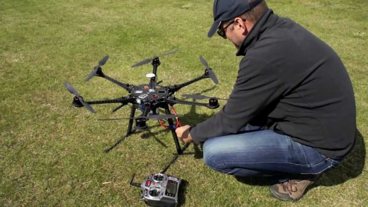 DJI S800 first flight (Spreading Wings)