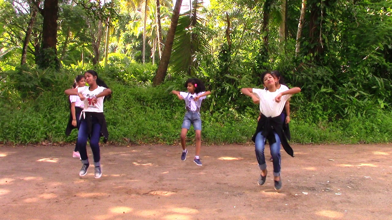 Thinkale poothinkale | Dance cover by Anamika Byju & team