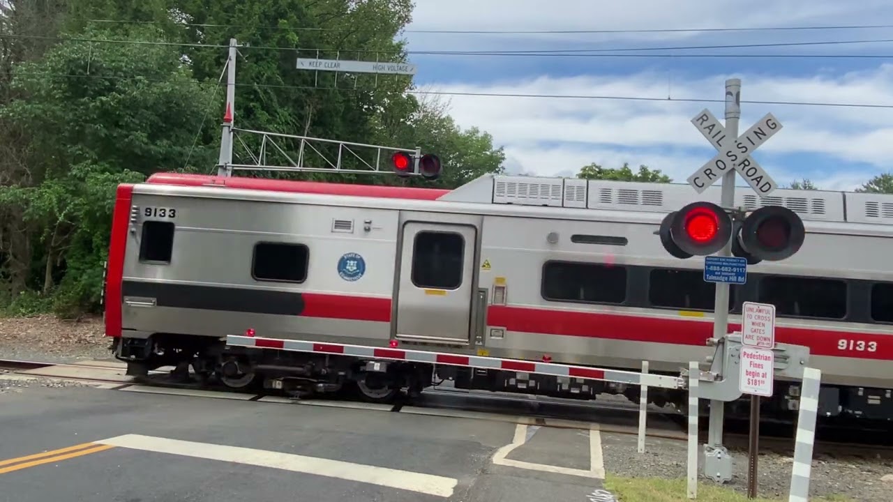 Railroad Crossings of the Metro North New Canaan Branch