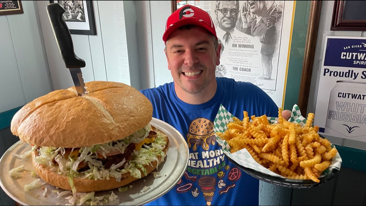 Coach’s 7lb “Grave Digger” Cheeseburger Challenge in Milwaukee, Wisconsin!!