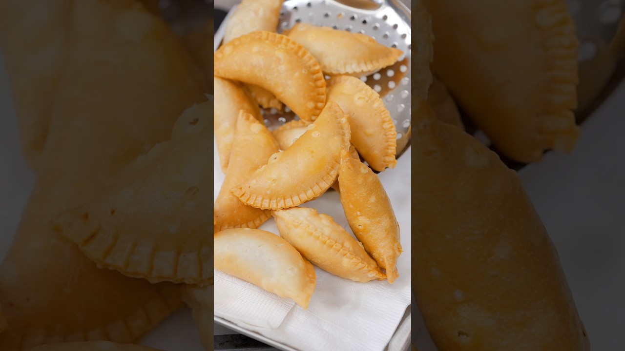 Perfect Gujiya Dadi Style #bharatzkitchen #food #cooking #indianfood