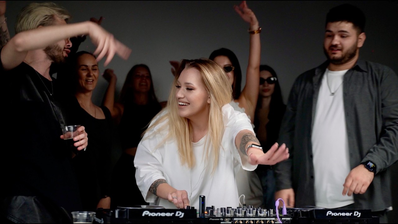 VLASOVA & FRIENDS - Afro House, House Beats | Dubai, UAE | Session - 1