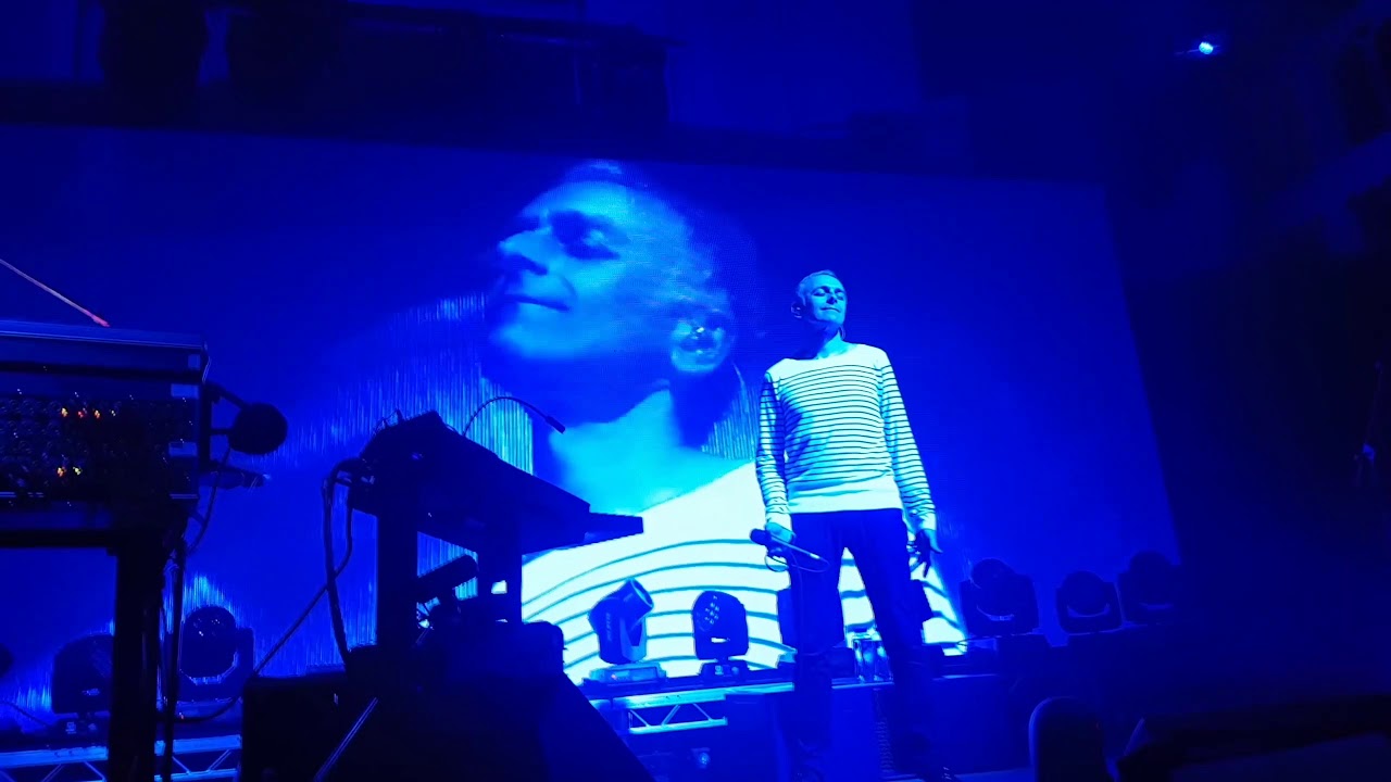 Underworld - Bamboo (studio version recorded from Dirty radio sessions)