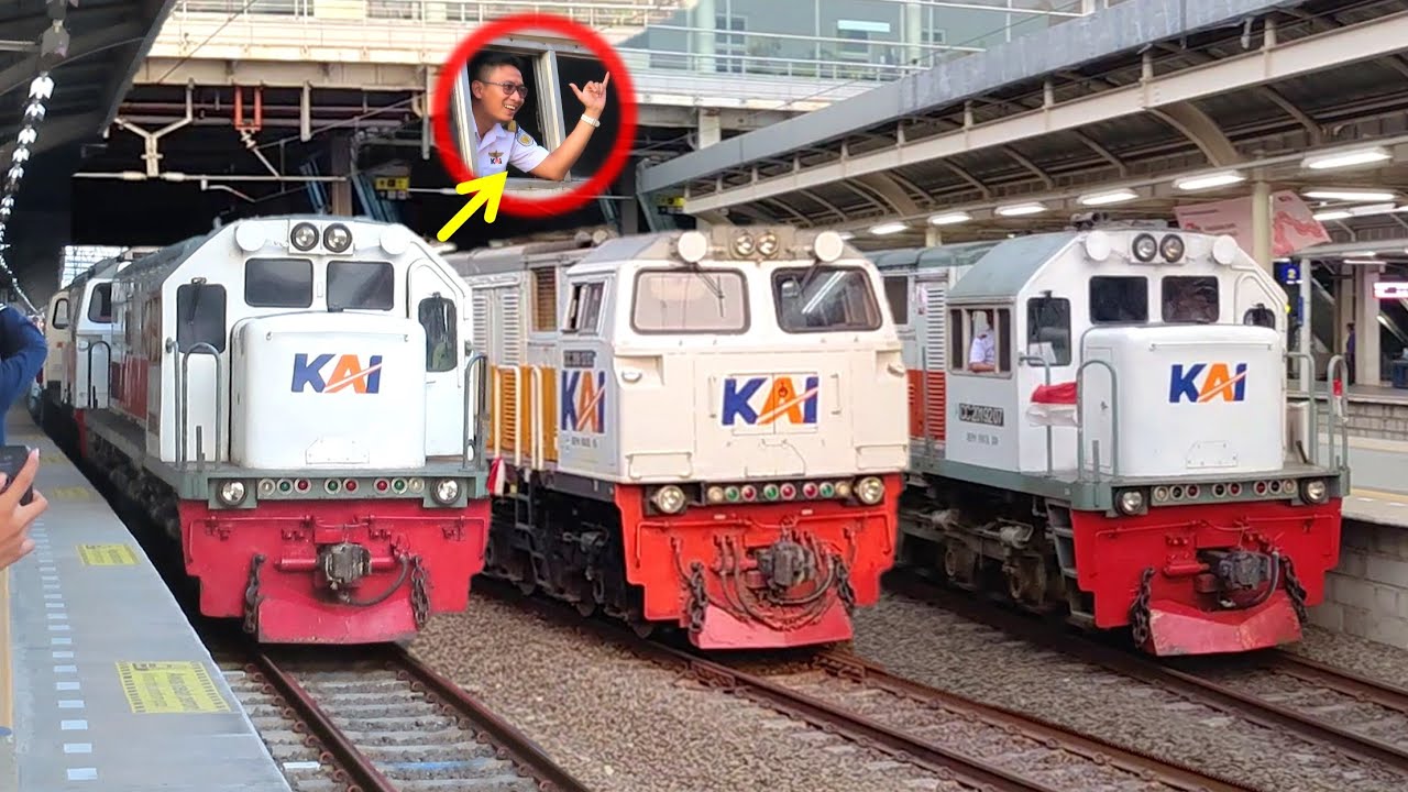 PASUKAN KERETA API SORE PADATI STASIUN TERSIBUK JAKARTA ! Kereta Datang dan Berangkat, Masinis Ramah