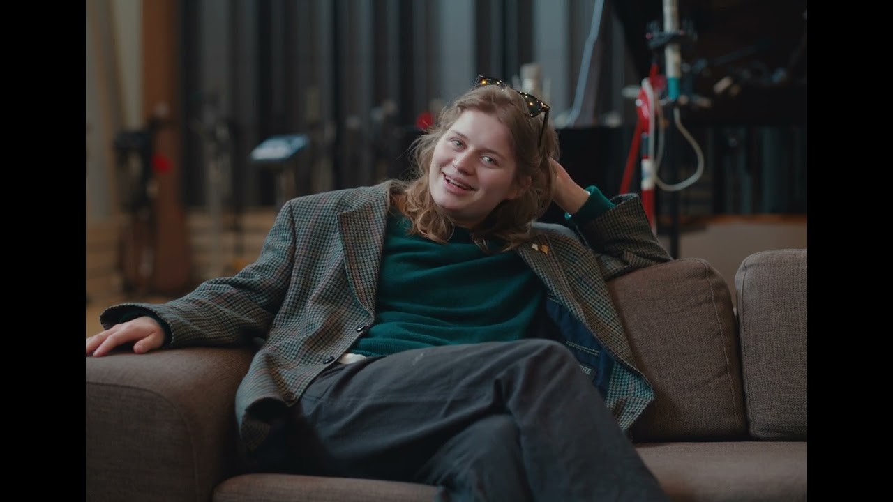 girl in red - The Making Of 