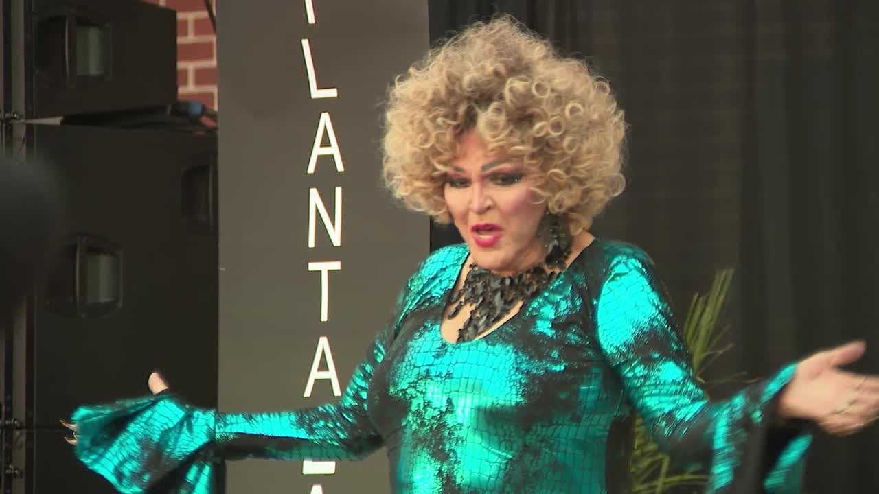 Drag show held at City Hall | FOX 5 News