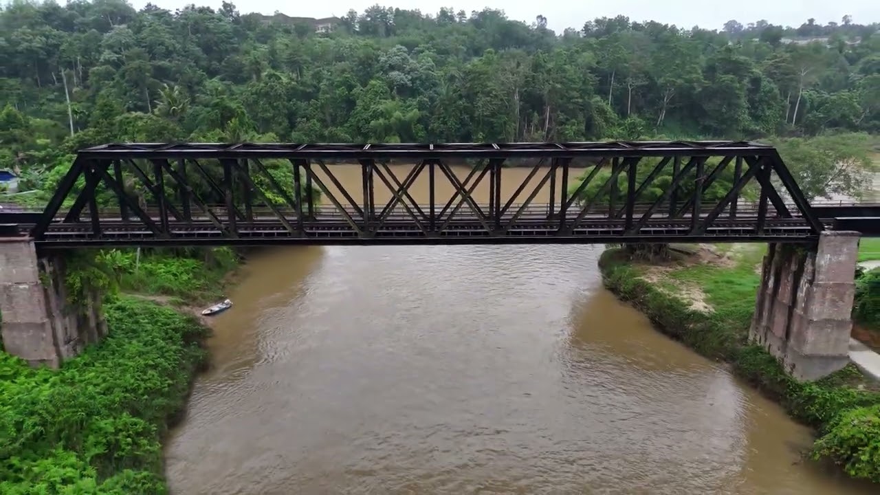 OLD RAILWAY BRIDGE, KUALA LIPIS, PAHANG.