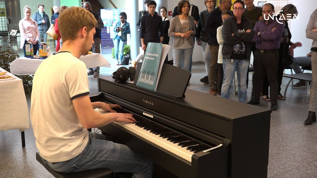 Un piano sur le campus 3 · Caen