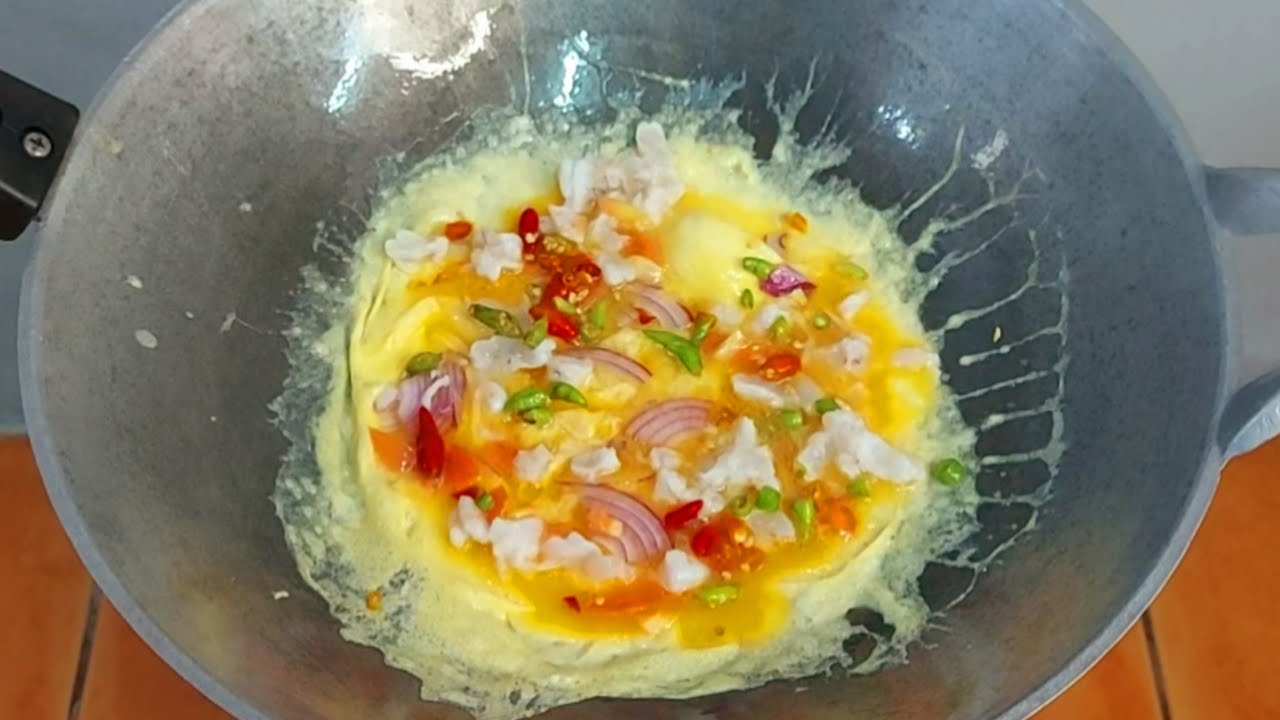 วิธีทำไข่เจียวกุ้งสับ อร่อยจนหยุดมือไม่ได้/ครัวกัณฐมณี channel