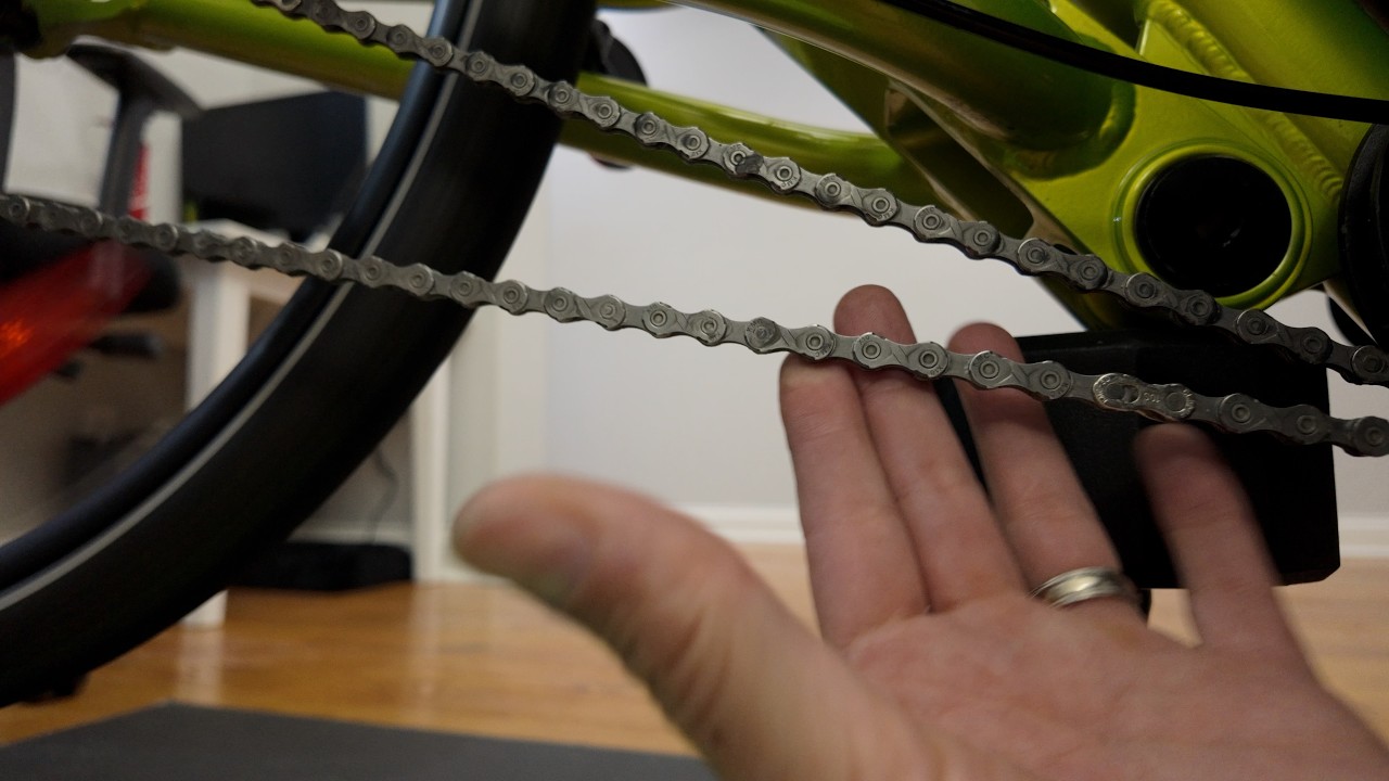 Waxing a Recumbent Trike Chain — A Quiet, Real-World Look