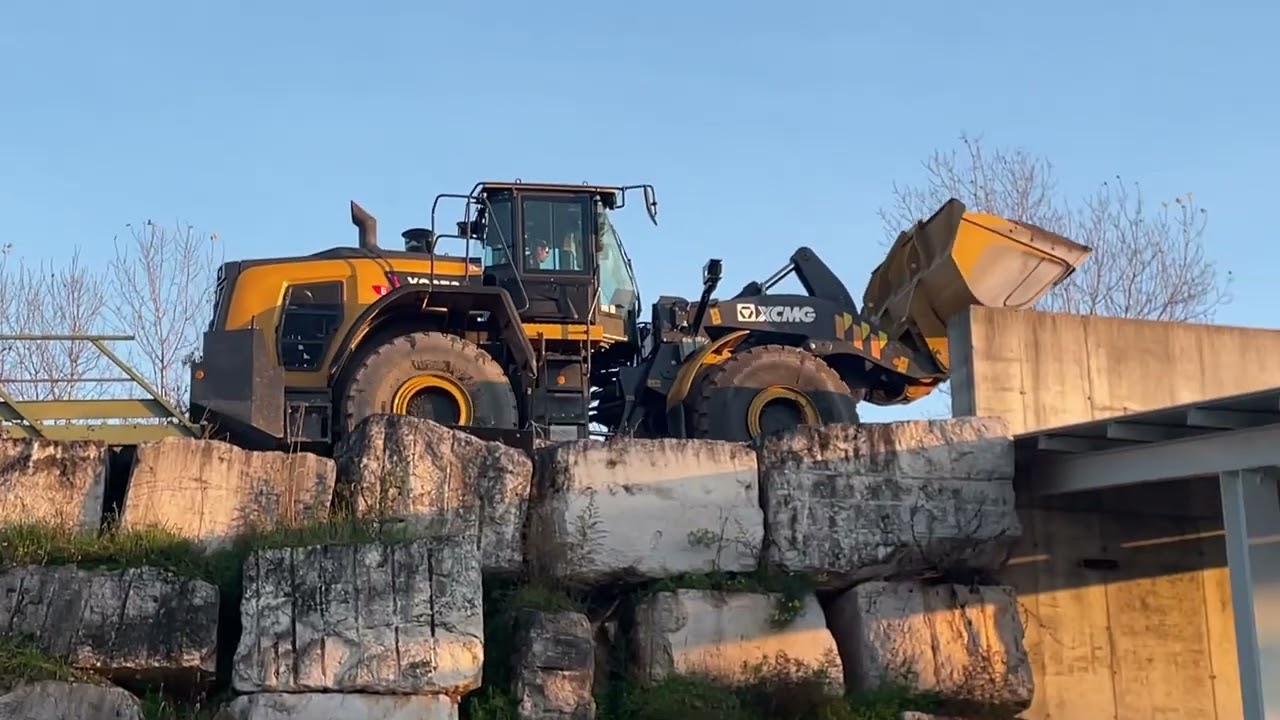 XCMG XC978E: Redefining Efficiency, One Load at a Time.