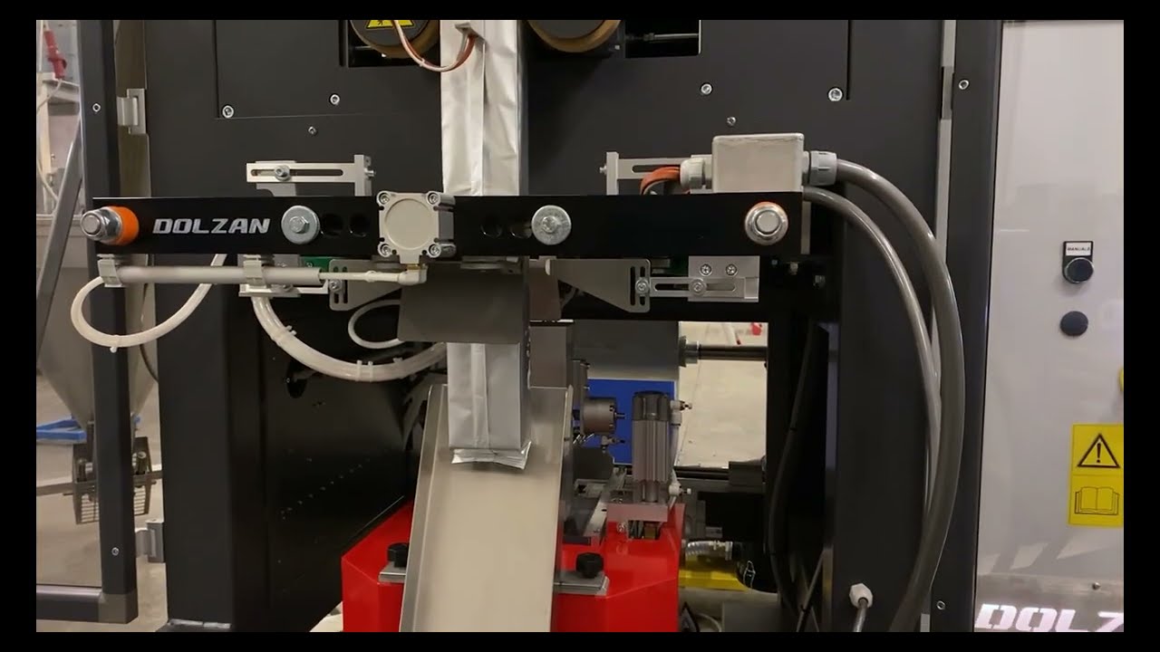 VFFS for vacuum and square bottom bags of coffee-Confezionatrice per buste sottovuoto e fondo quadro
