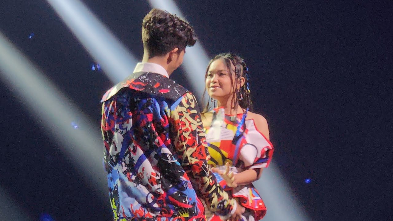 MESRANYA NOVIA DA6 DAN AFAN DI OPENING KONSER PALING ROMANTIS