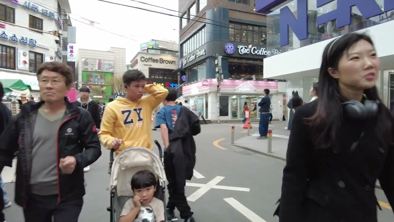 🌸 Seoul, South Korea | Songhyeon-dong & Seogyo-dong Walking Tour | 4K 🌸