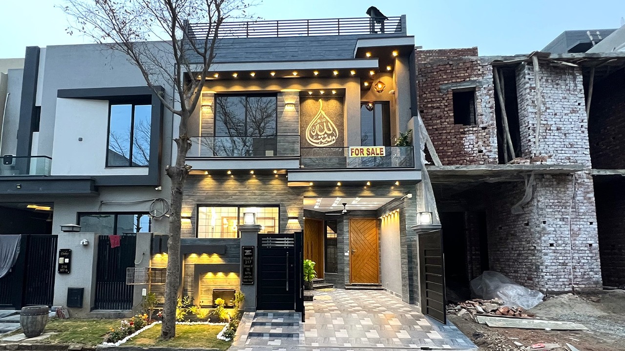 5 Marla Brand New Luxury Modern House || Muqaddim Real Estate || Top Roof Garden