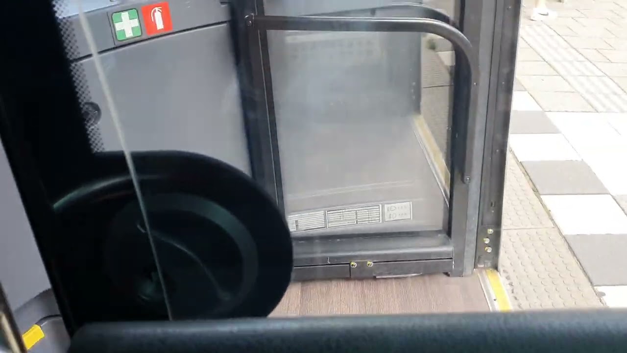 RET buslijn 44 van Zuidplein naar Rotterdam Centraal (versnelt) in de RET 1415