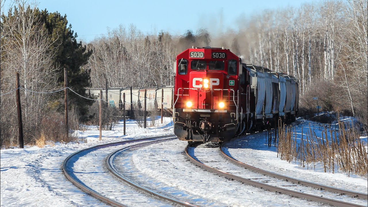 CP 5030 leads 320 east of Murillo (02/12/26) 